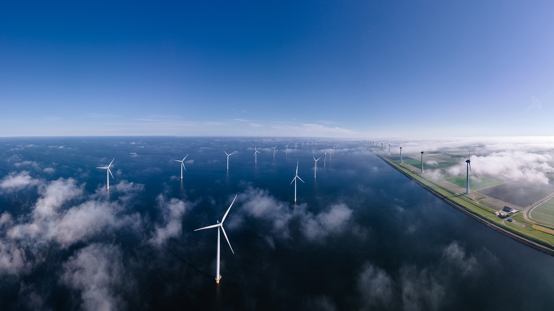 Dronefoto IJsselmeerdijk