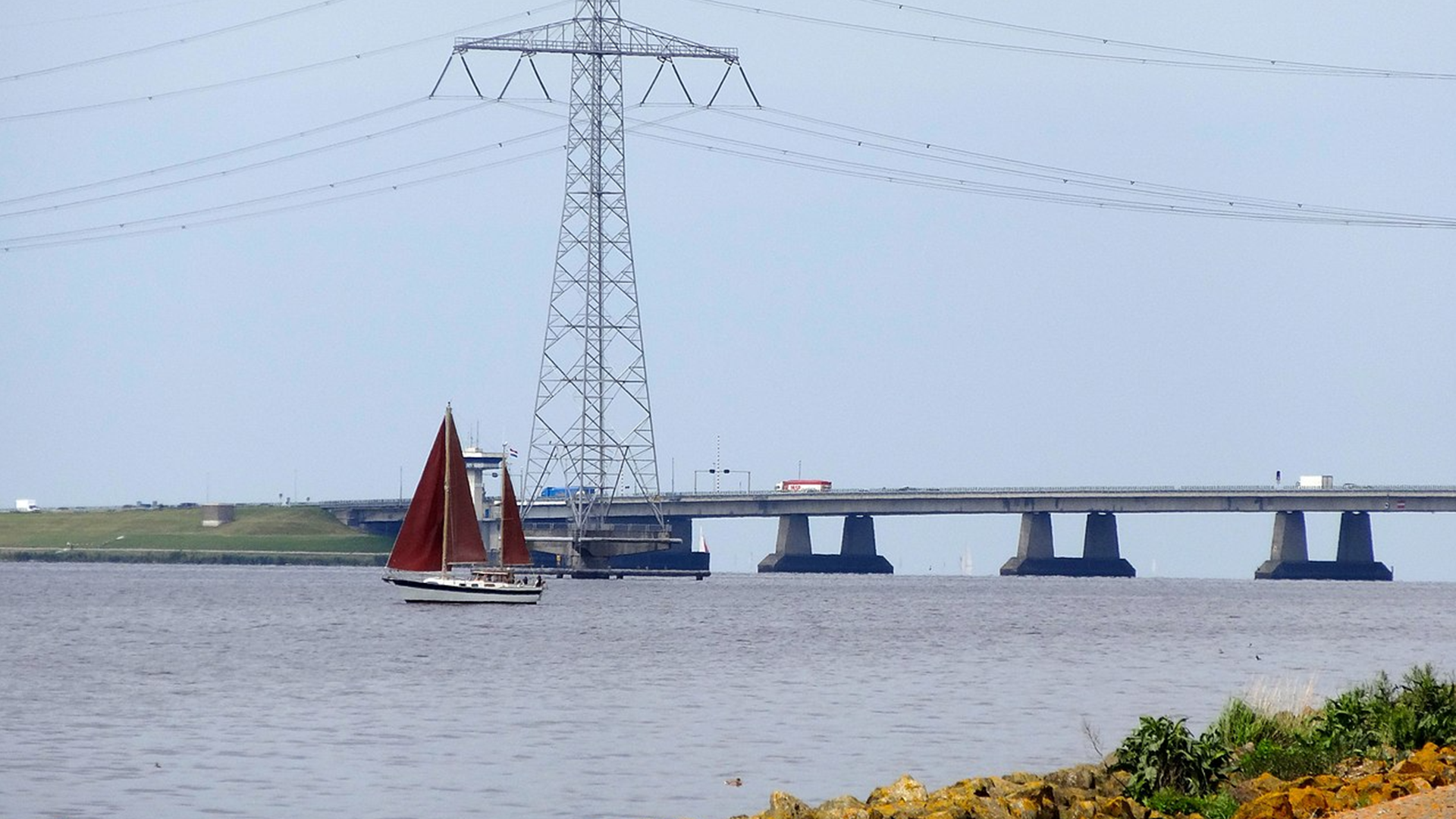 Langs Zuidermeerdijk Ketelbrug en het IJsselmeer