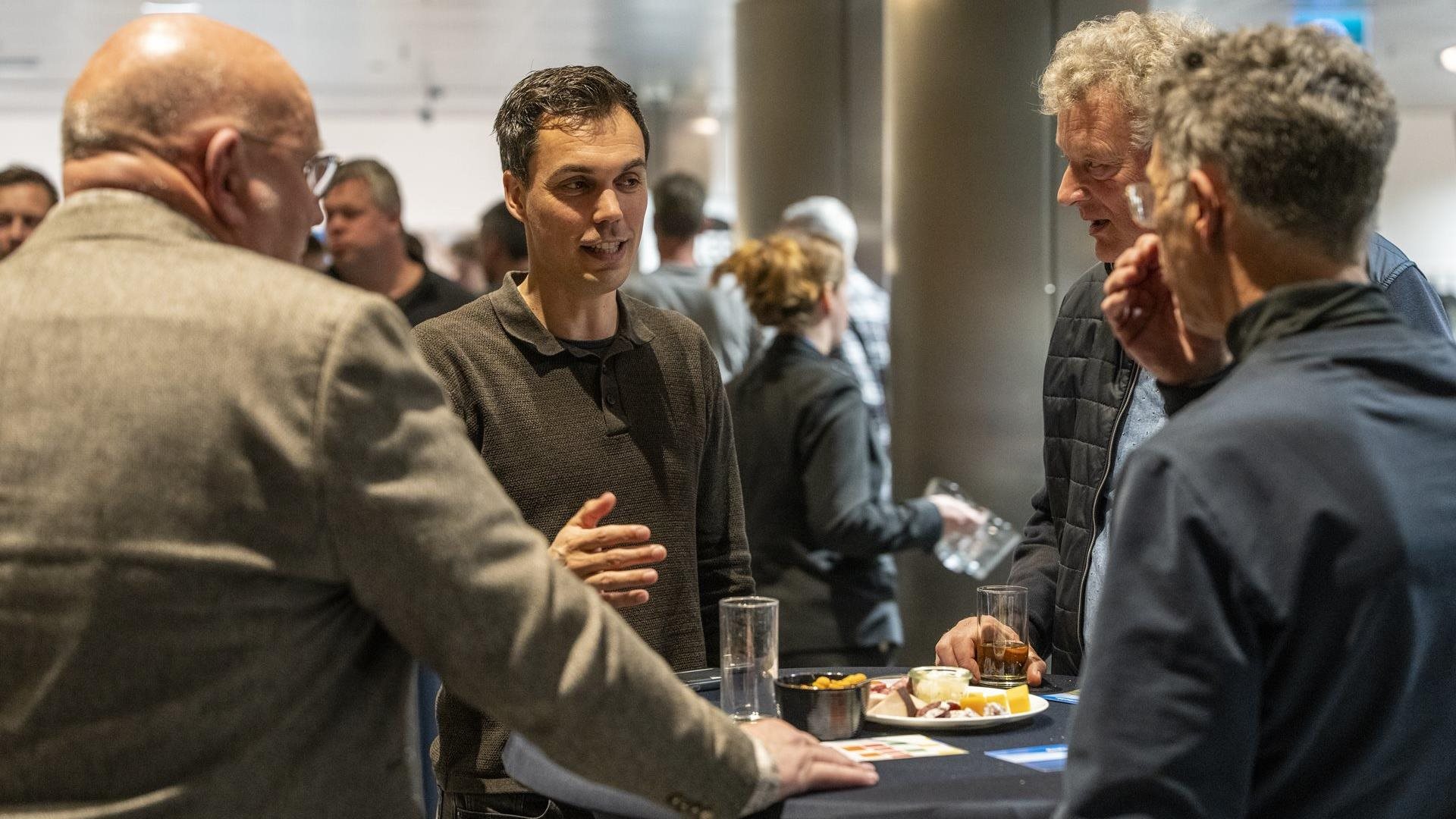 Deelnemers met elkaar in gesprek