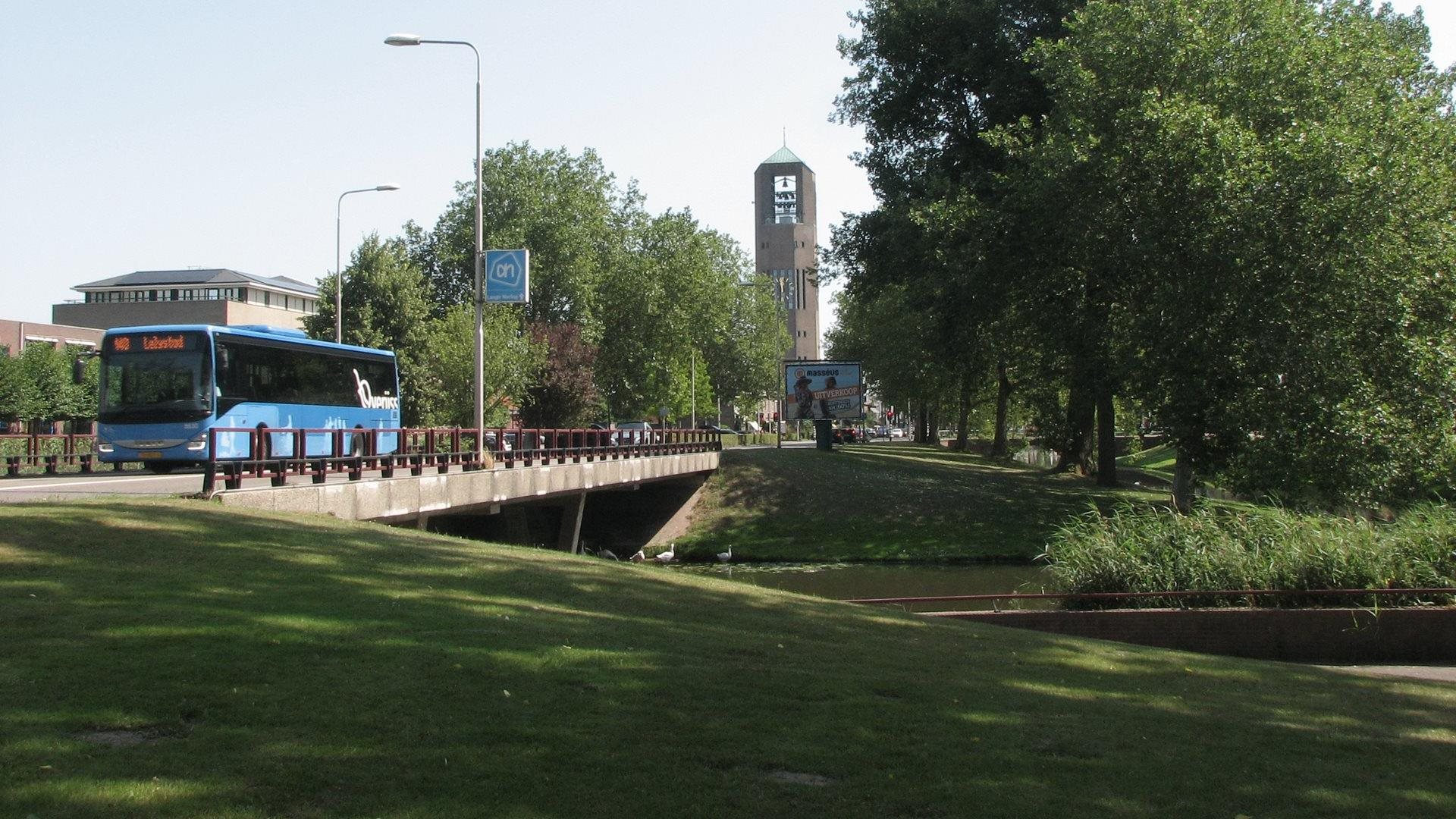 Blauwe bus in Emmeloord